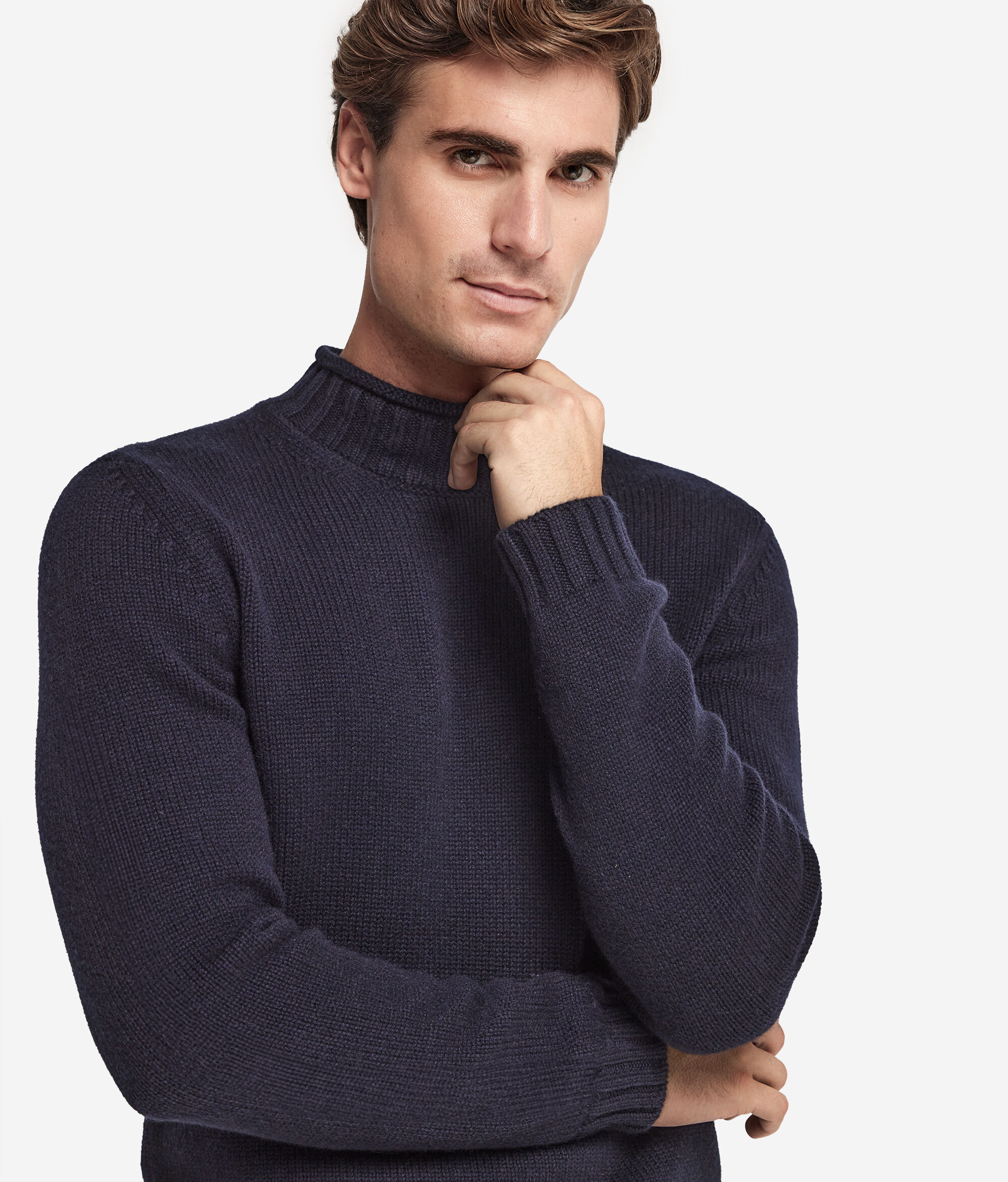 Jersey con cuello alto en cashmere tricot