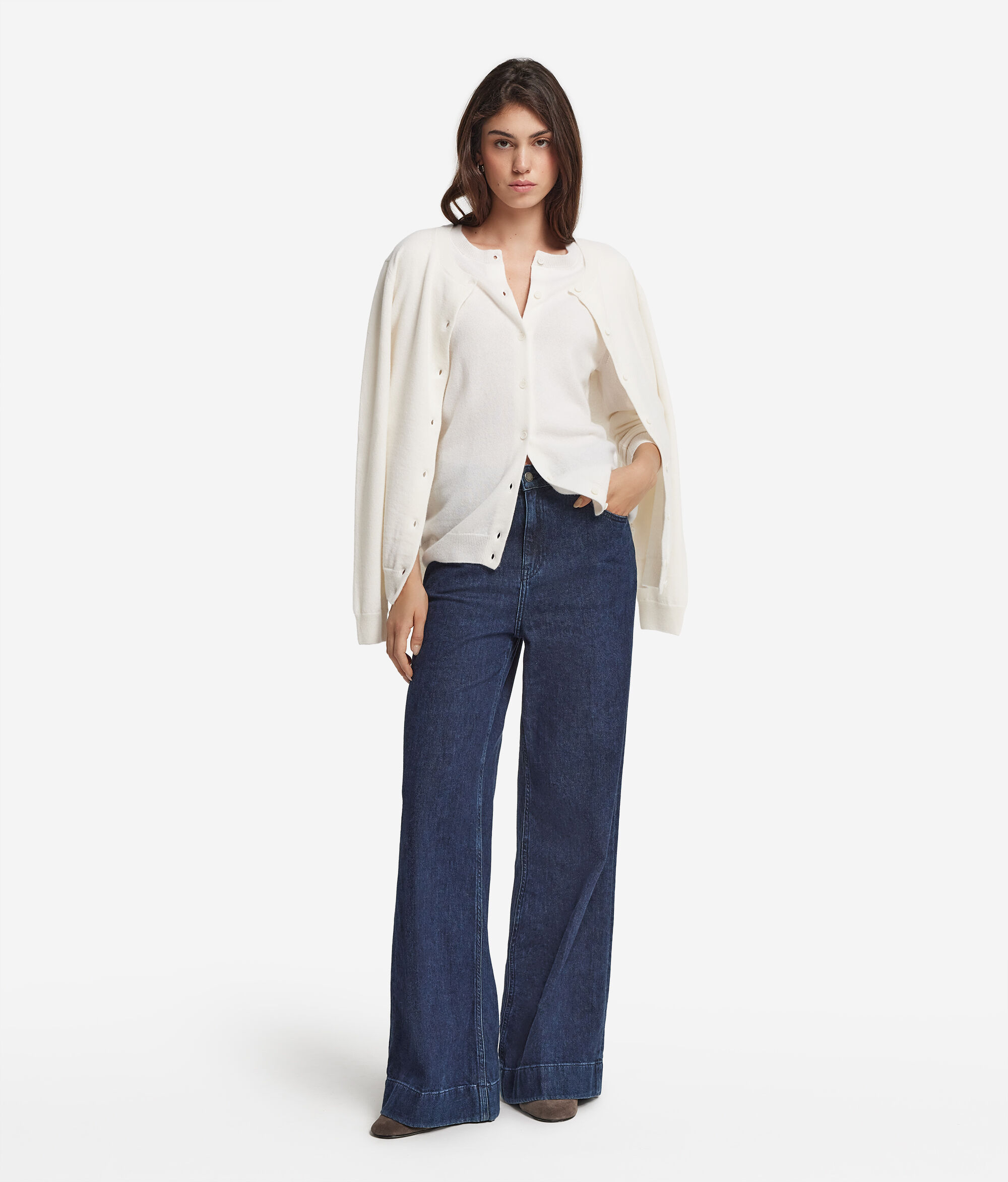 Ultra-soft Cashmere Crewneck Cardigan