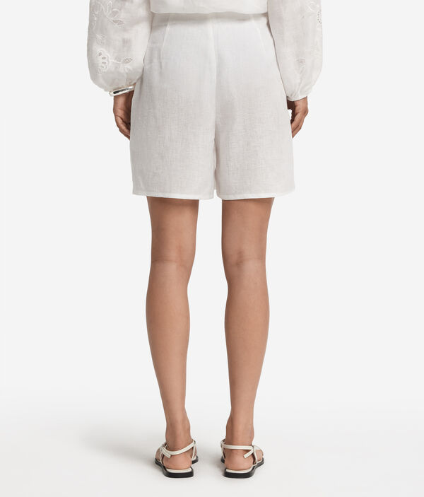 Шорты изо льна с вышивкой