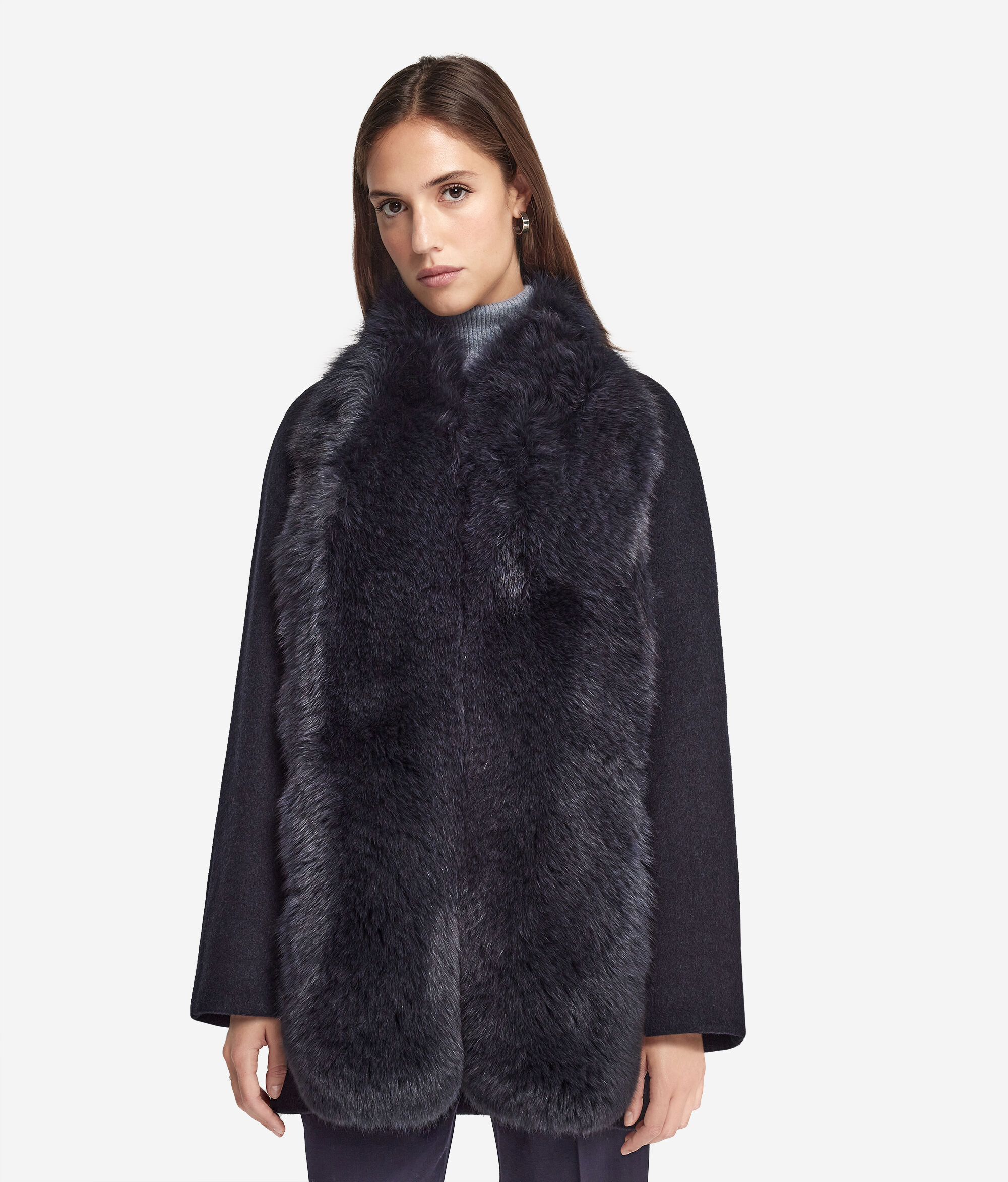 Пальто из кашемира с мехом