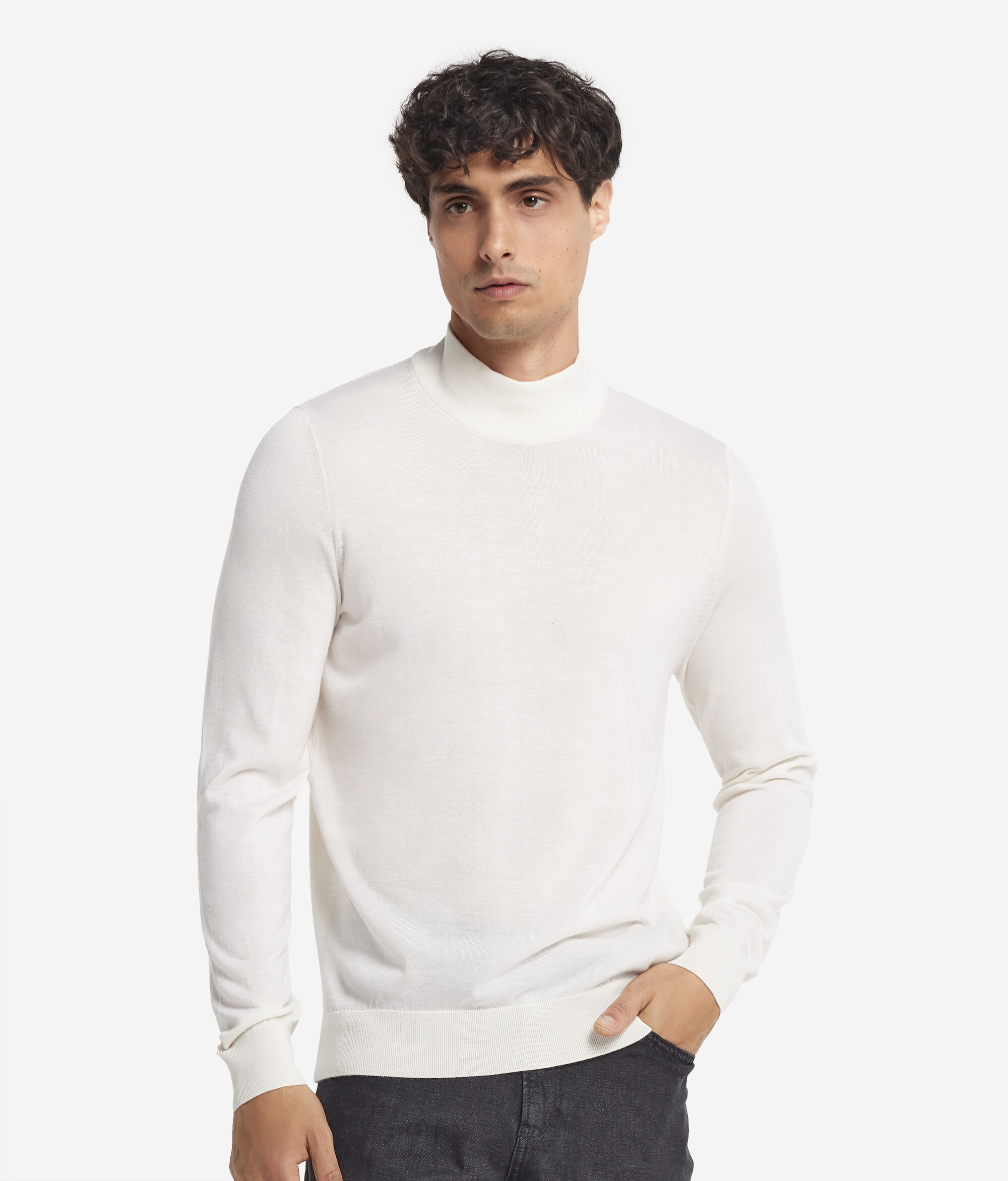Long-Sleeved Cashmere Turtleneck