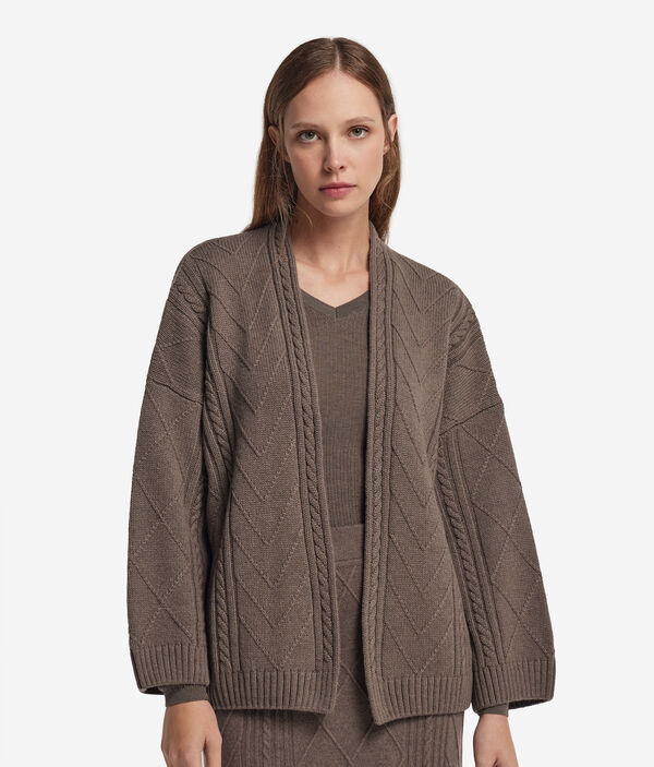 Накидка из ультрамягкого кашемира с косами