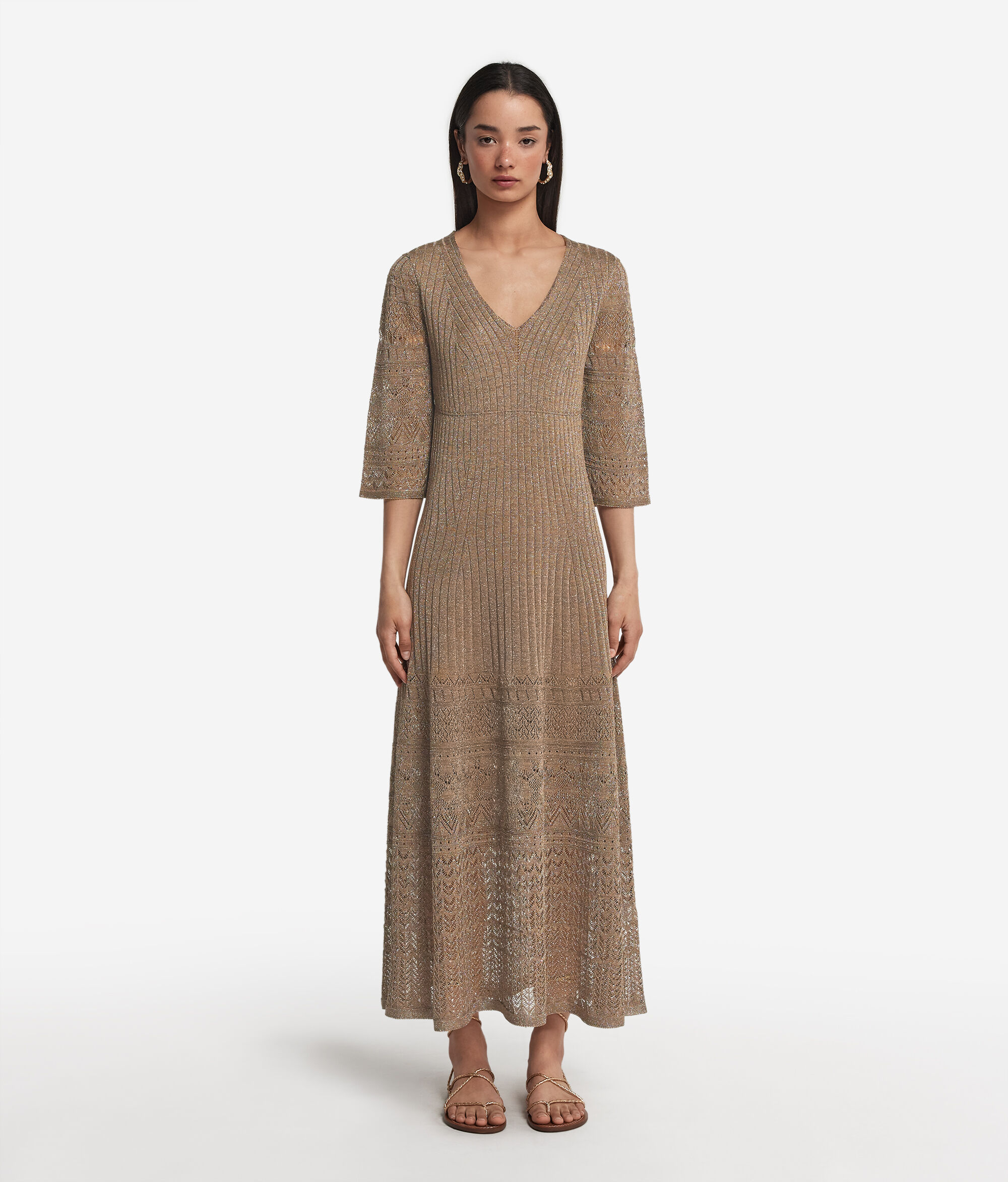 Rippkleid mit Lochmuster und Lamé-Garn