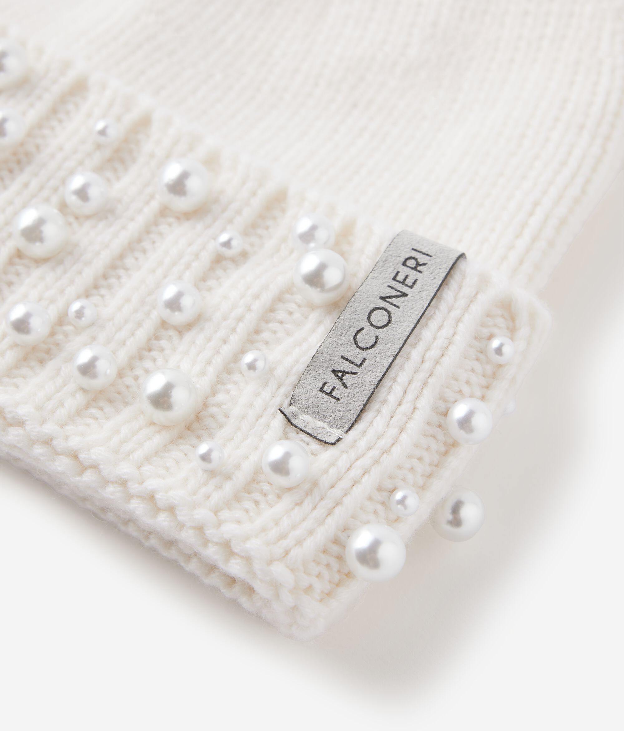 Σκούφος από Ultrasoft Cashmere με πέρλες