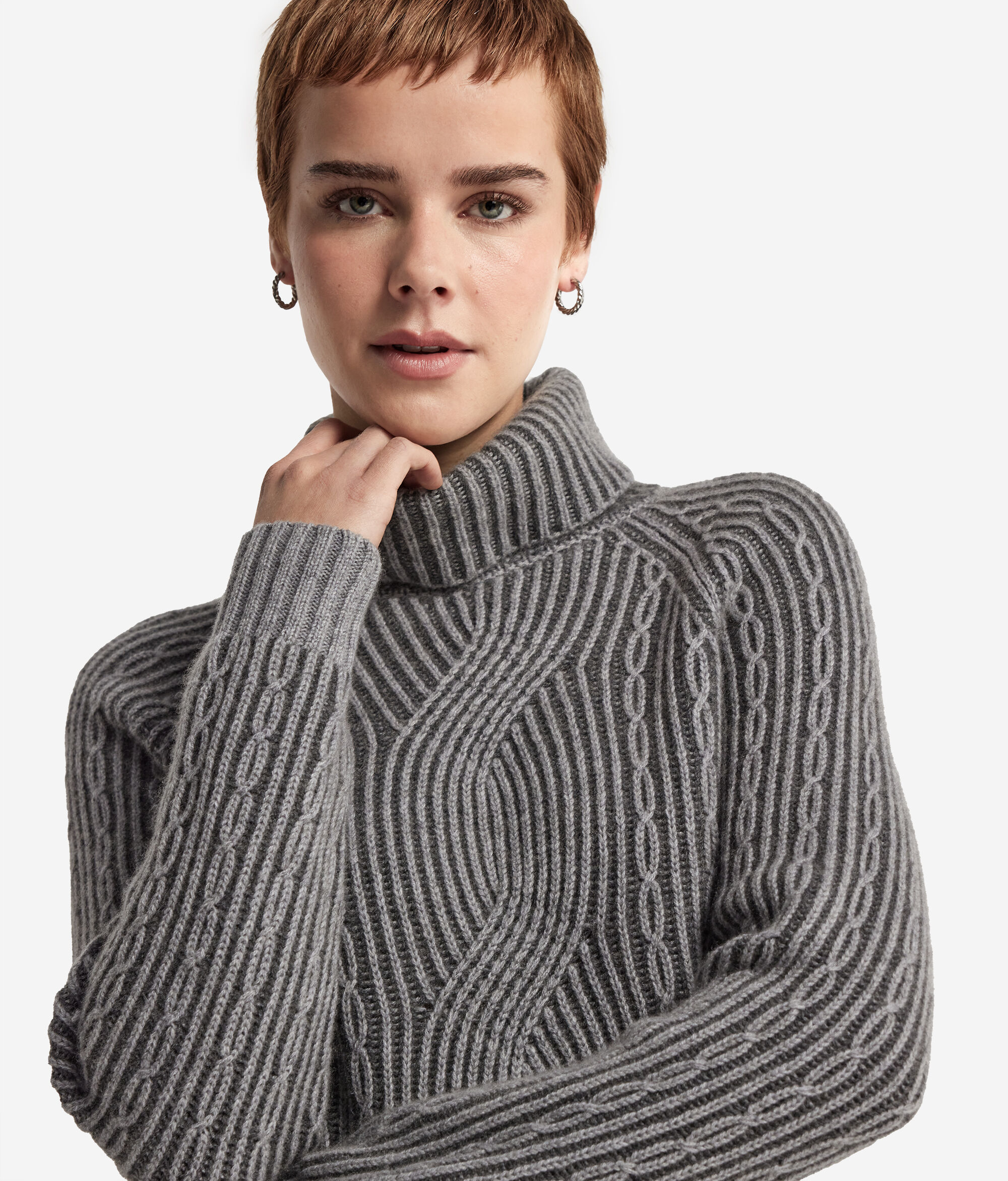 Pull à col montant et torsades bicolore en cachemire ultra-doux