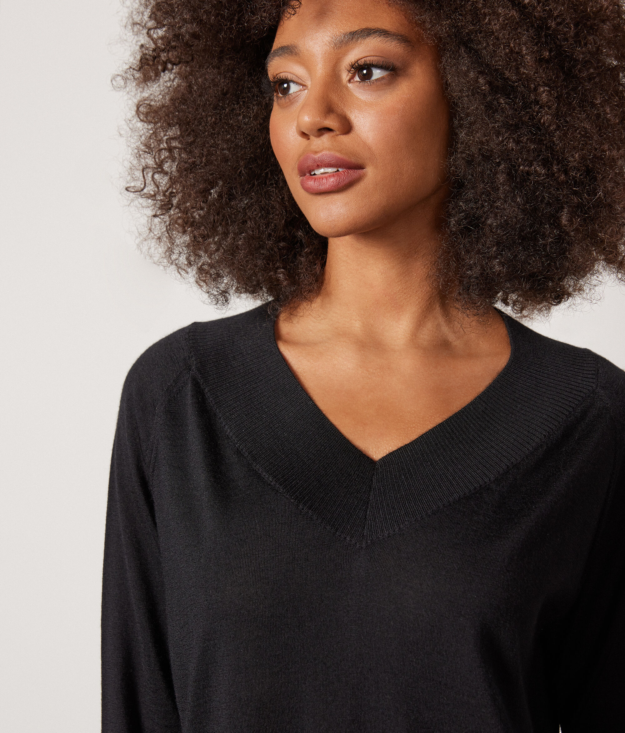 Ultrafine Cashmere V-Neck Jumper