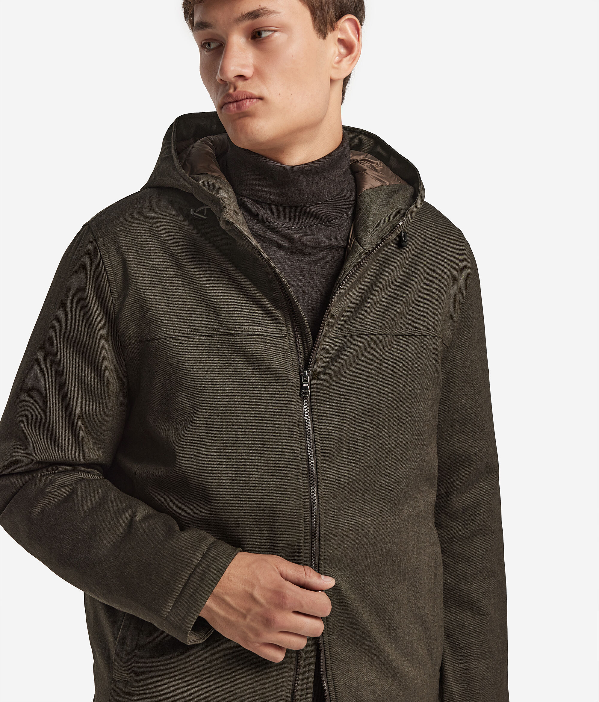 Пуховик из шерсти и технологичной ткани