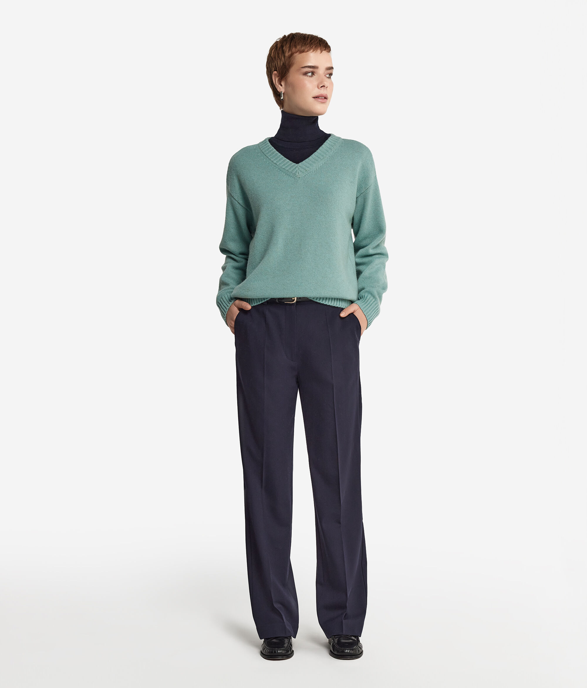 Maglia con scollo a V e spalla martello in Cashmere Ultrasoft