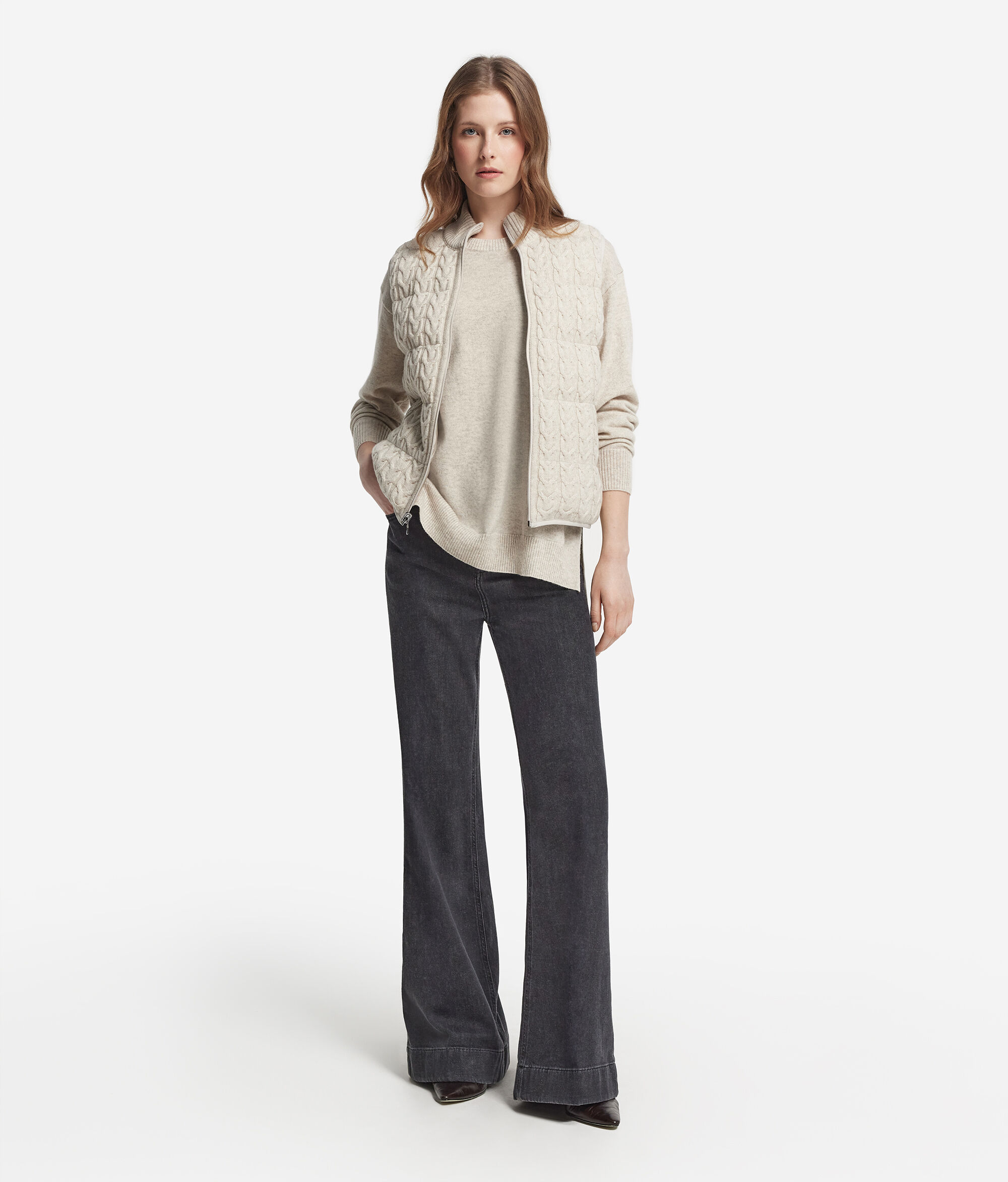 Anorac de plomes sense mànigues de Cashmere amb encreuament