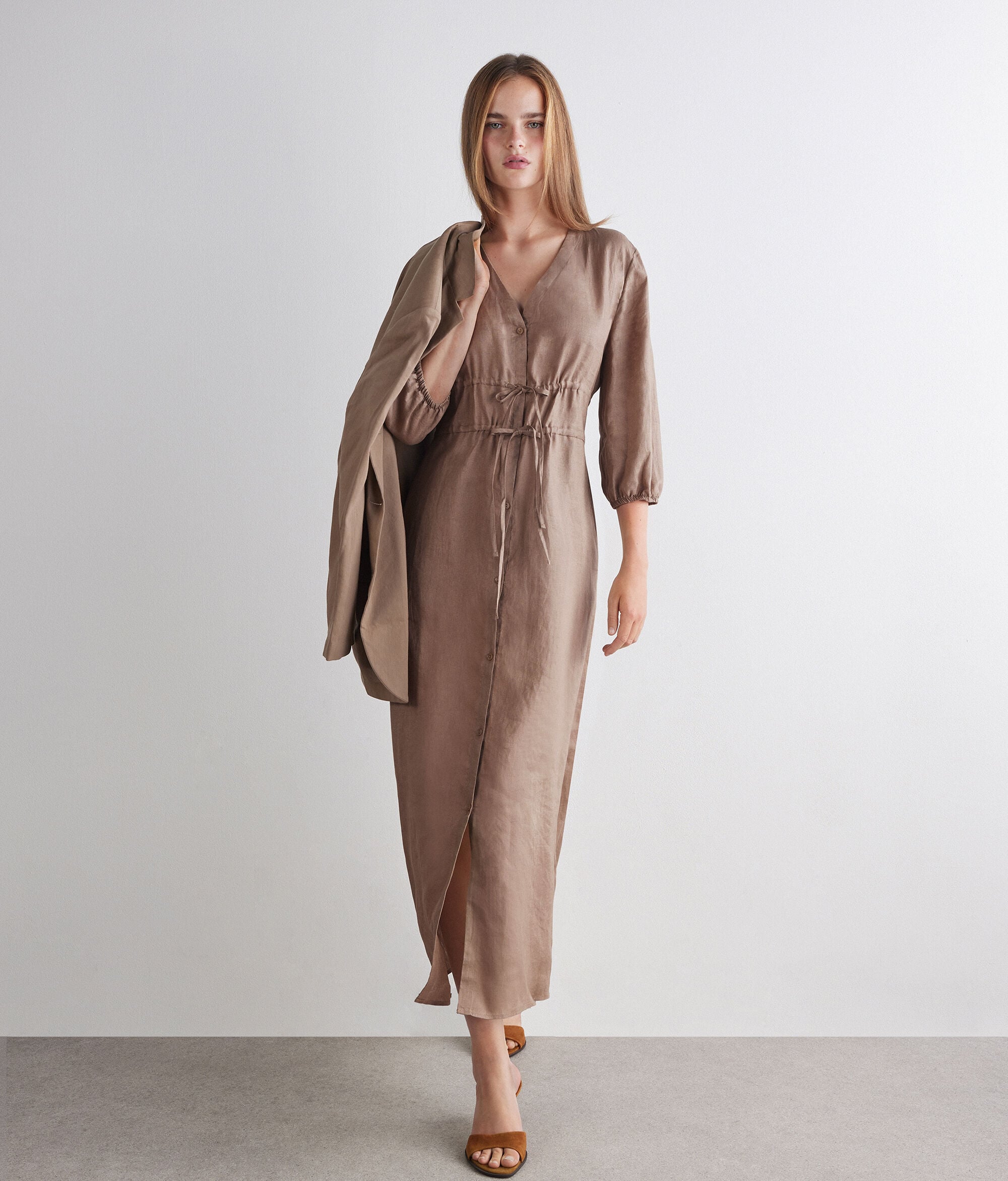 Linen dress with laces