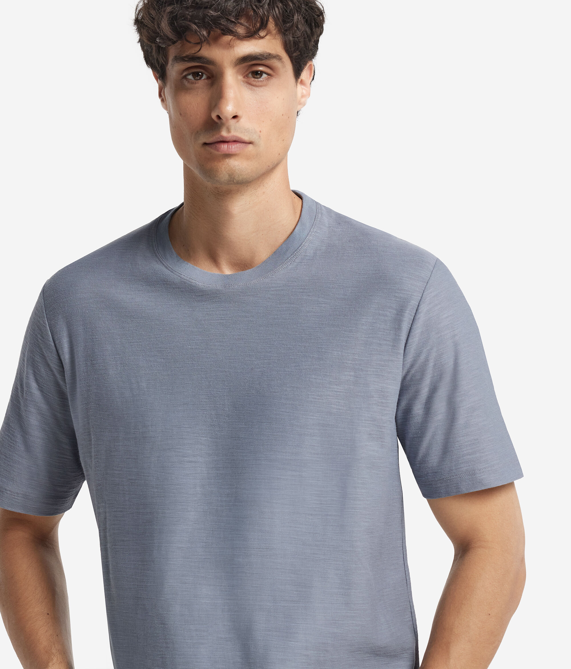 Camiseta con manga corta twist