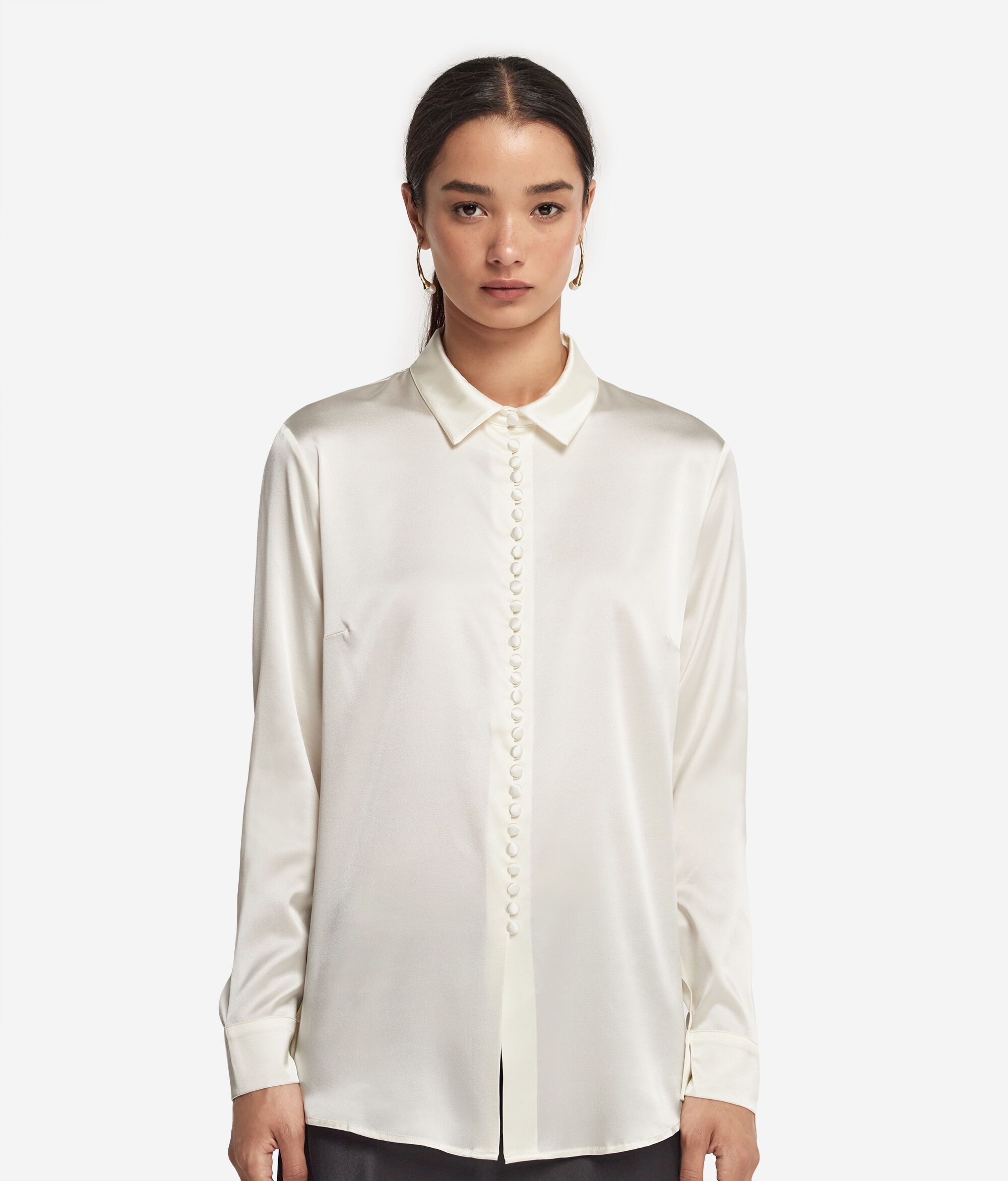 Camisa de raso de seda con botones