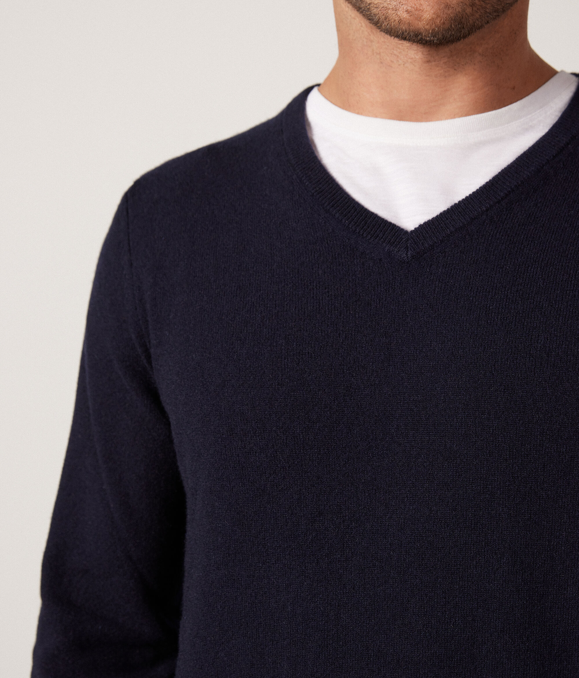 Pull homme en cachemire ultra-doux à col en V