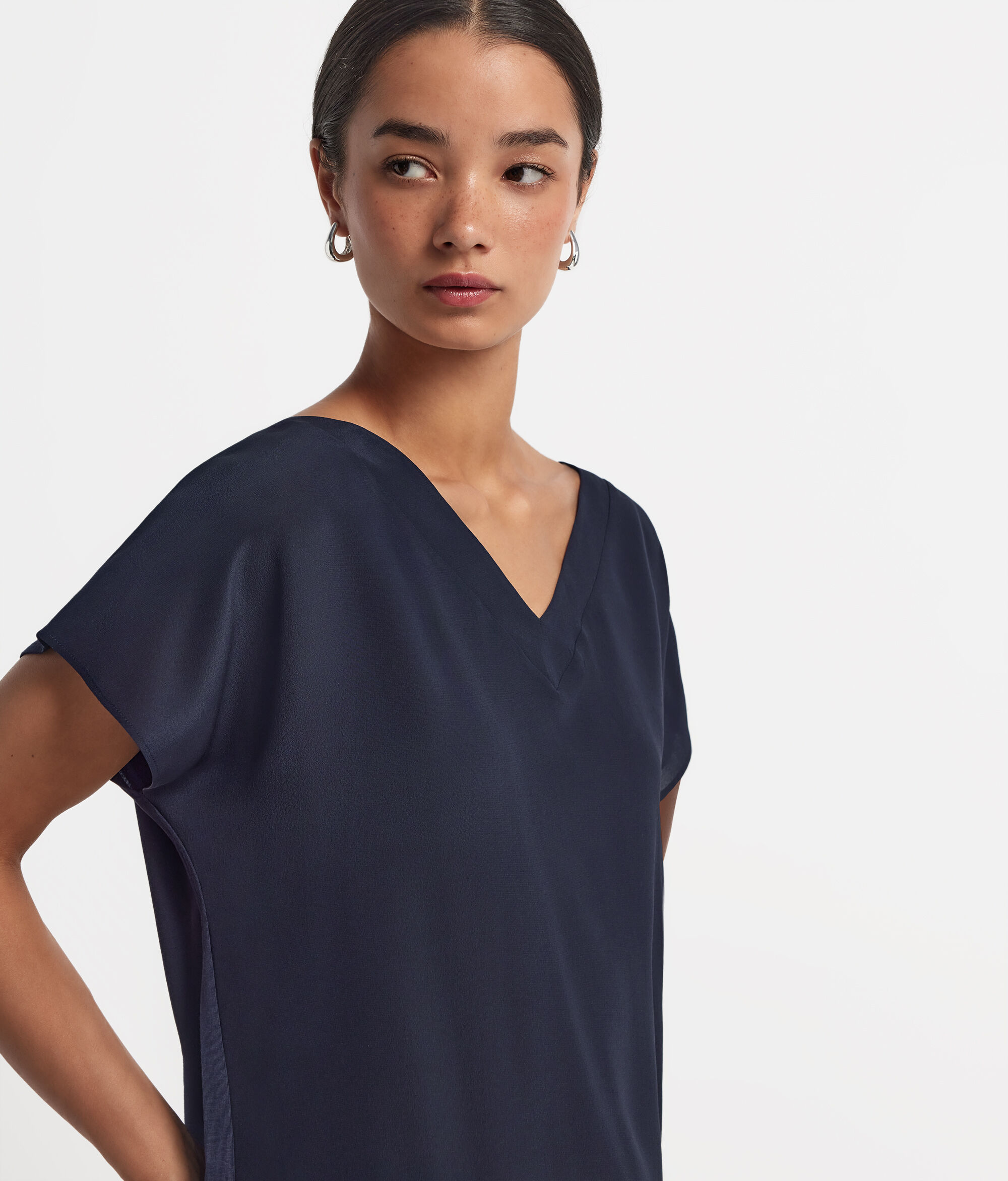 Jedwabny t-shirt z dekoltem w serek kimono