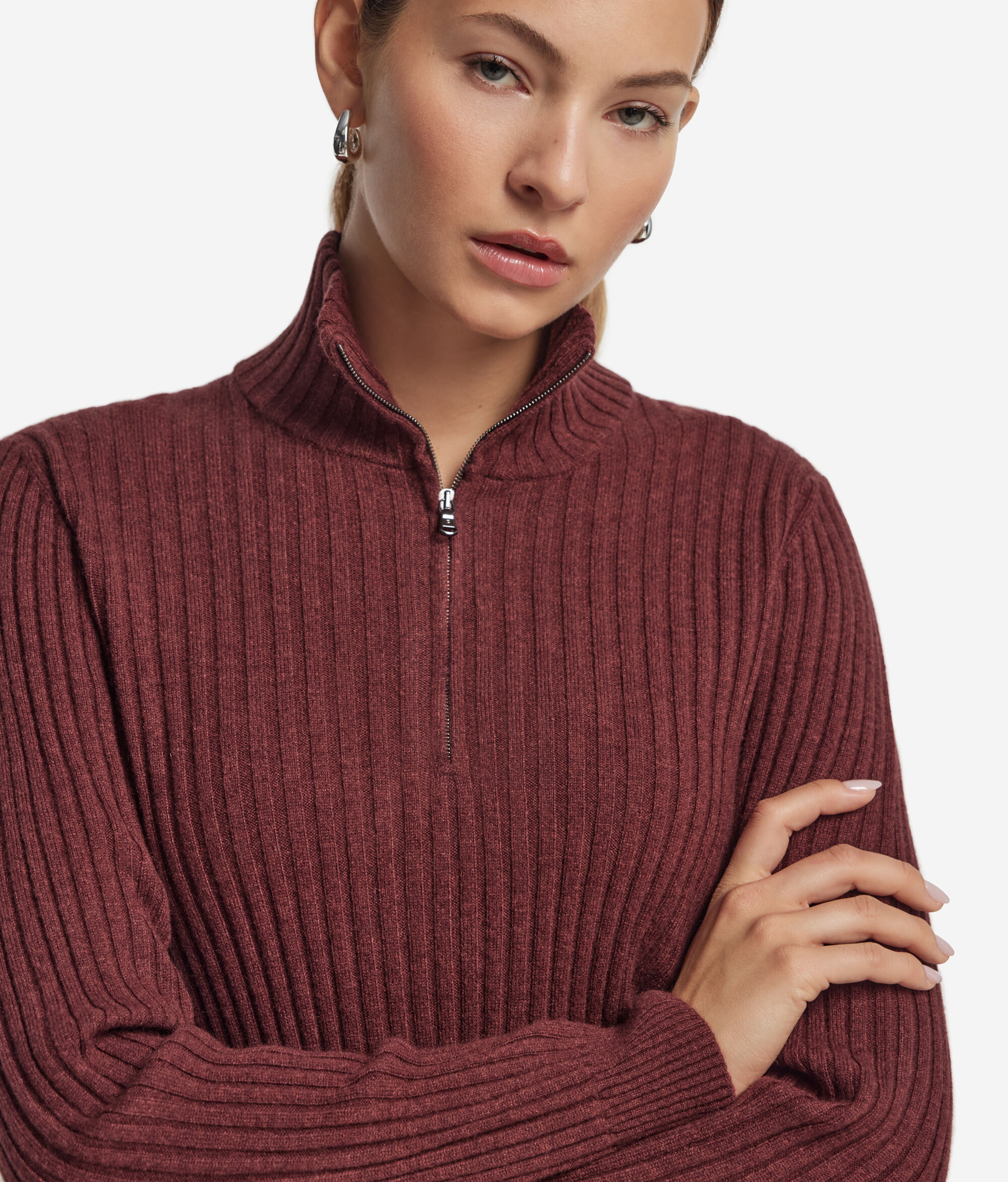 Джемпер с неразъёмной молнией из ультрамягкого кашемира в рубчик