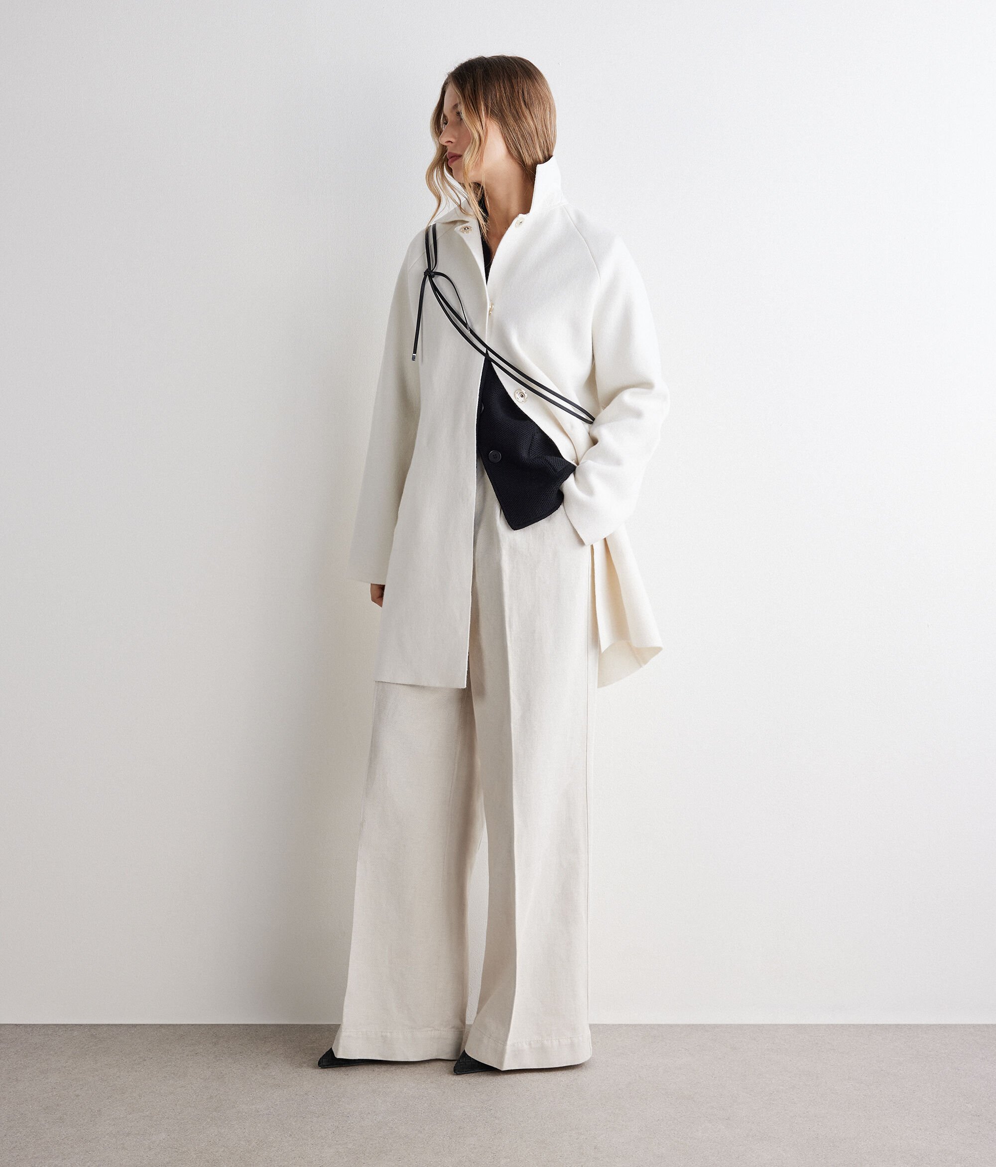 Abrigo en cashmere ultrasoft con cuello