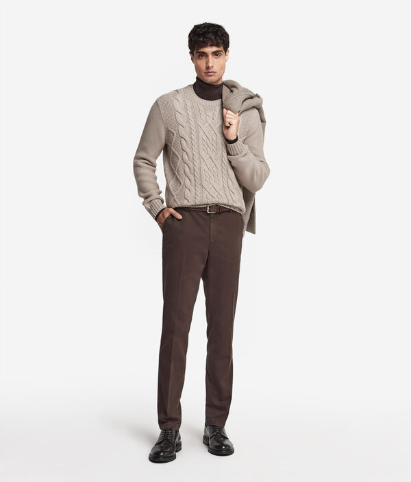 Pull à col rond et torsades style pêcheur en laine