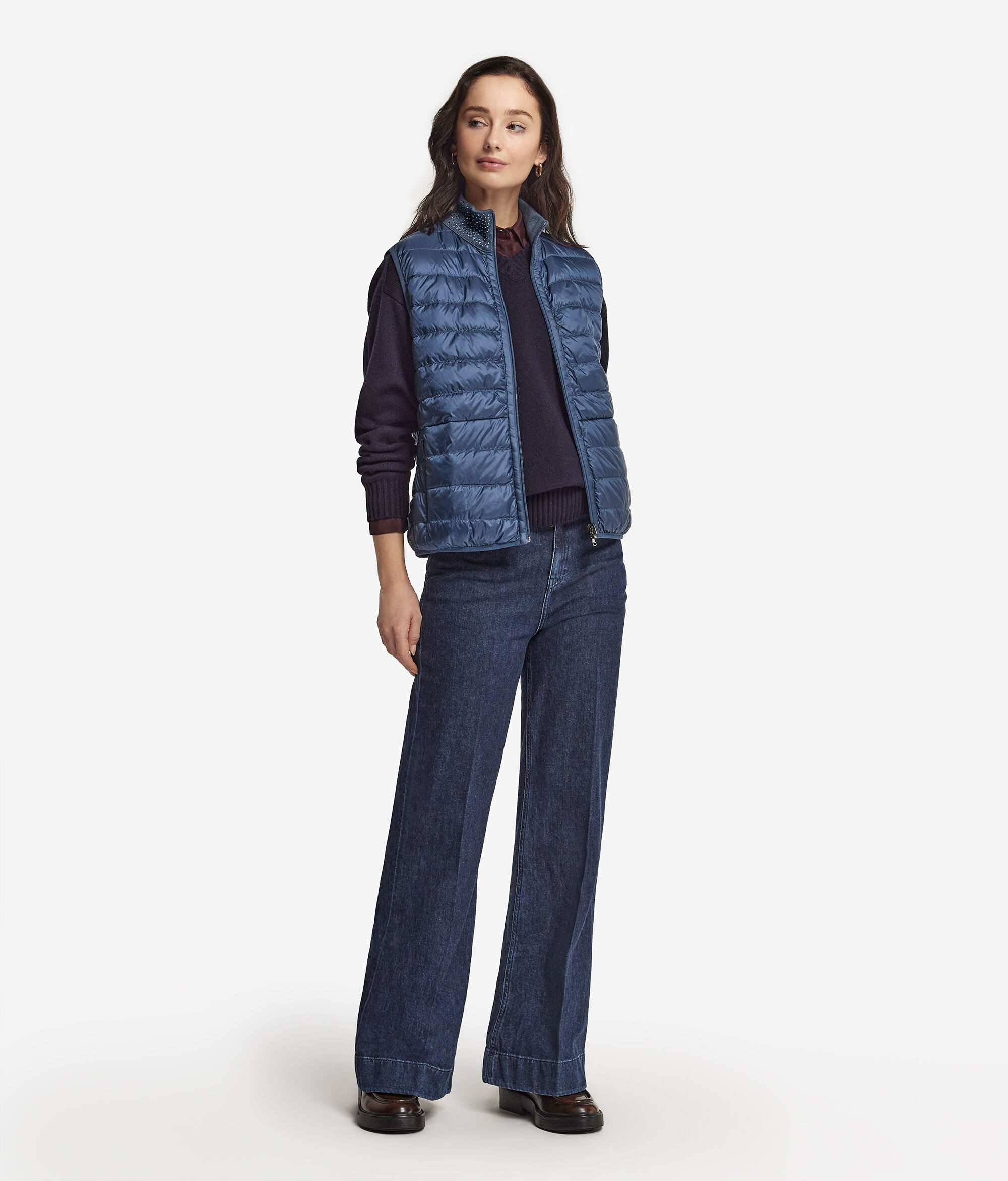 Двусторонний пуховый жилет со стразами