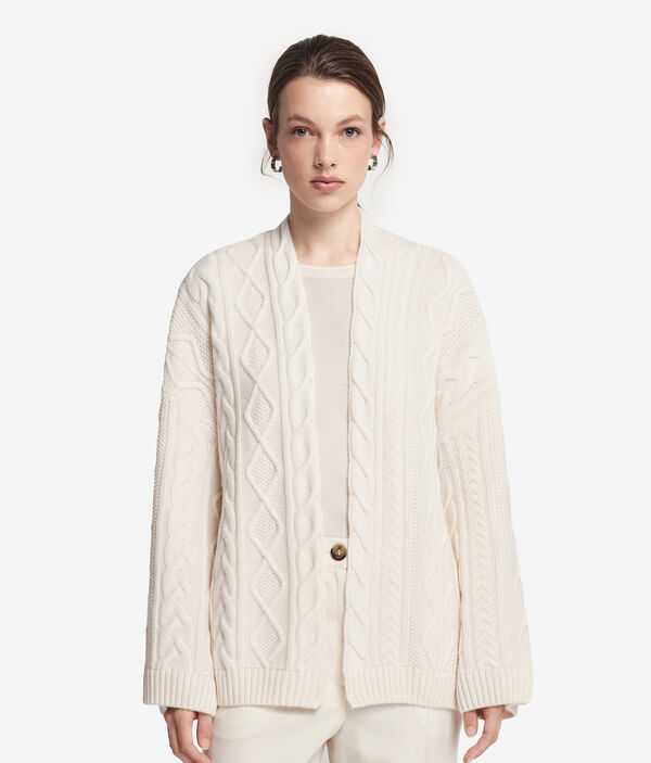 Накидка из ультрамягкого кашемира с косами