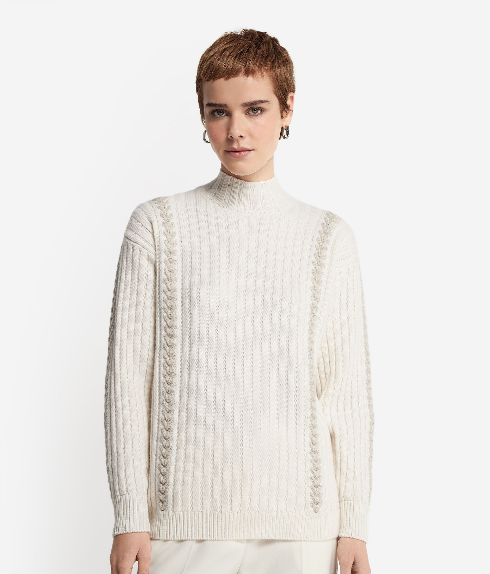 Maglia Lupetto Ricamata con Motivo a Coste in Cashmere Ultrasoft