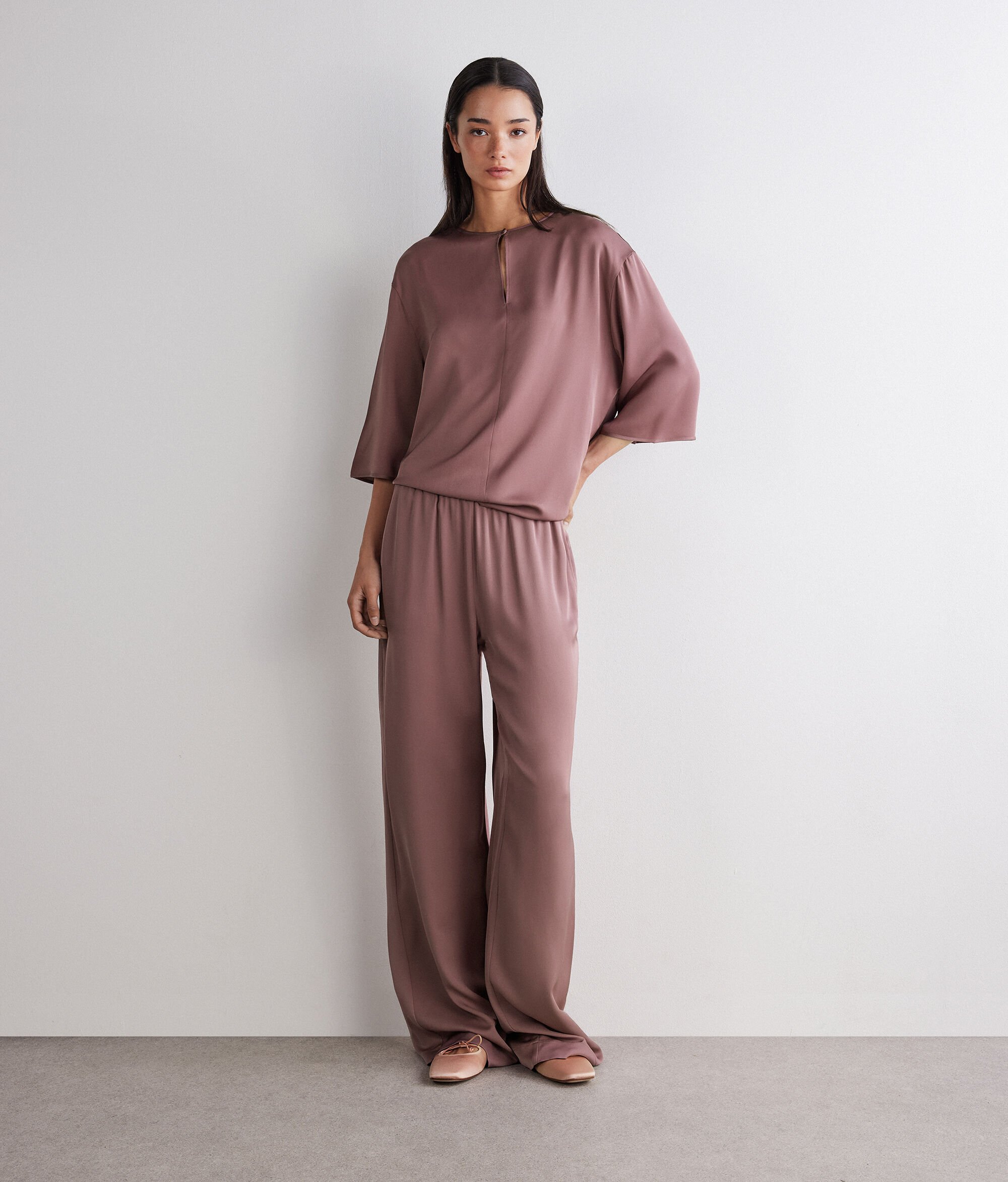 Blouse in matte satin