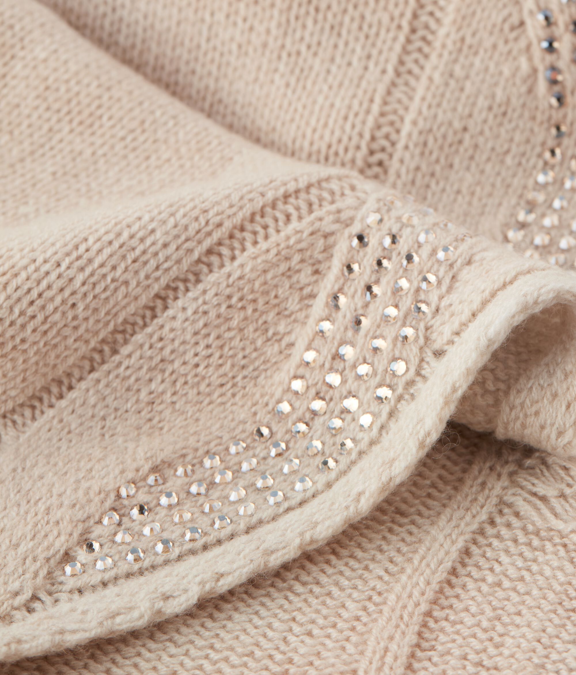 Fonott Mintás Ultrasoft Kasmír Sál Strasszkövekkel