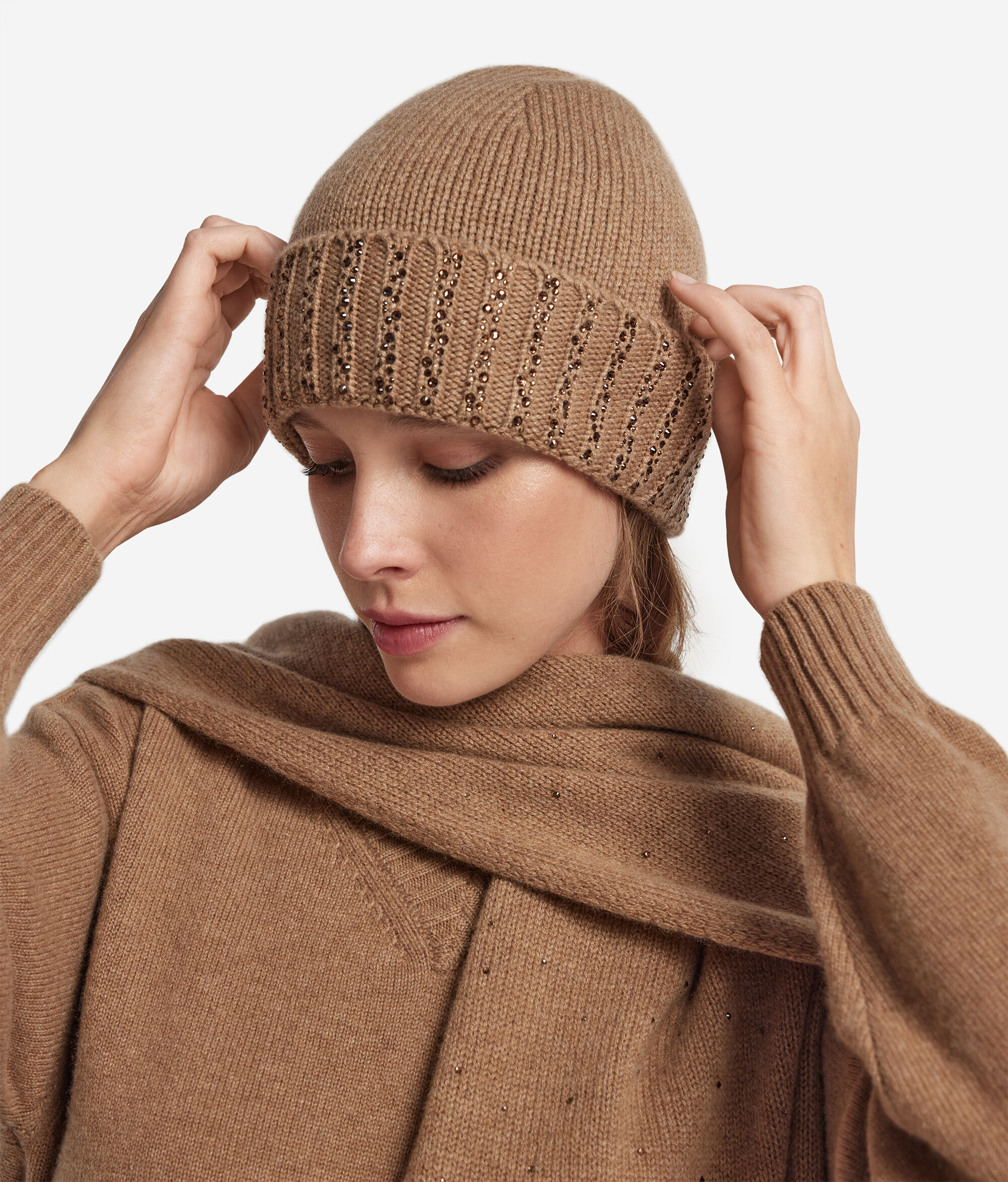 Cappello con strass in cashmere