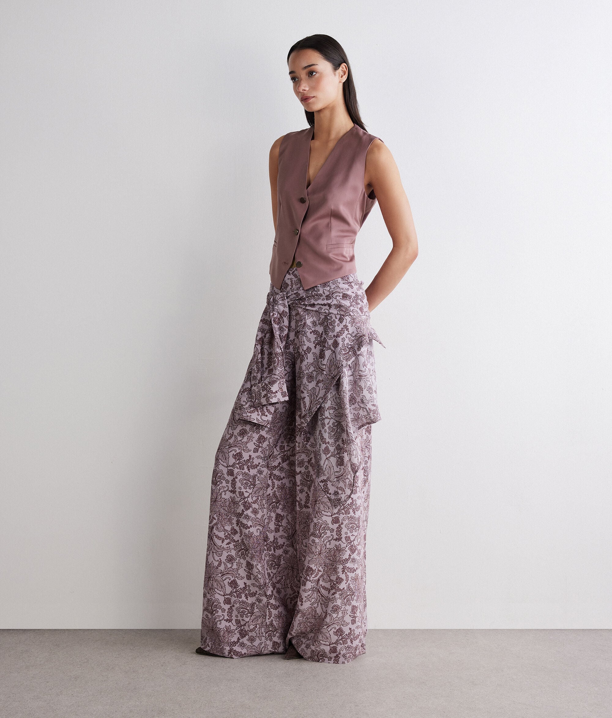 Chaleco en raso mate