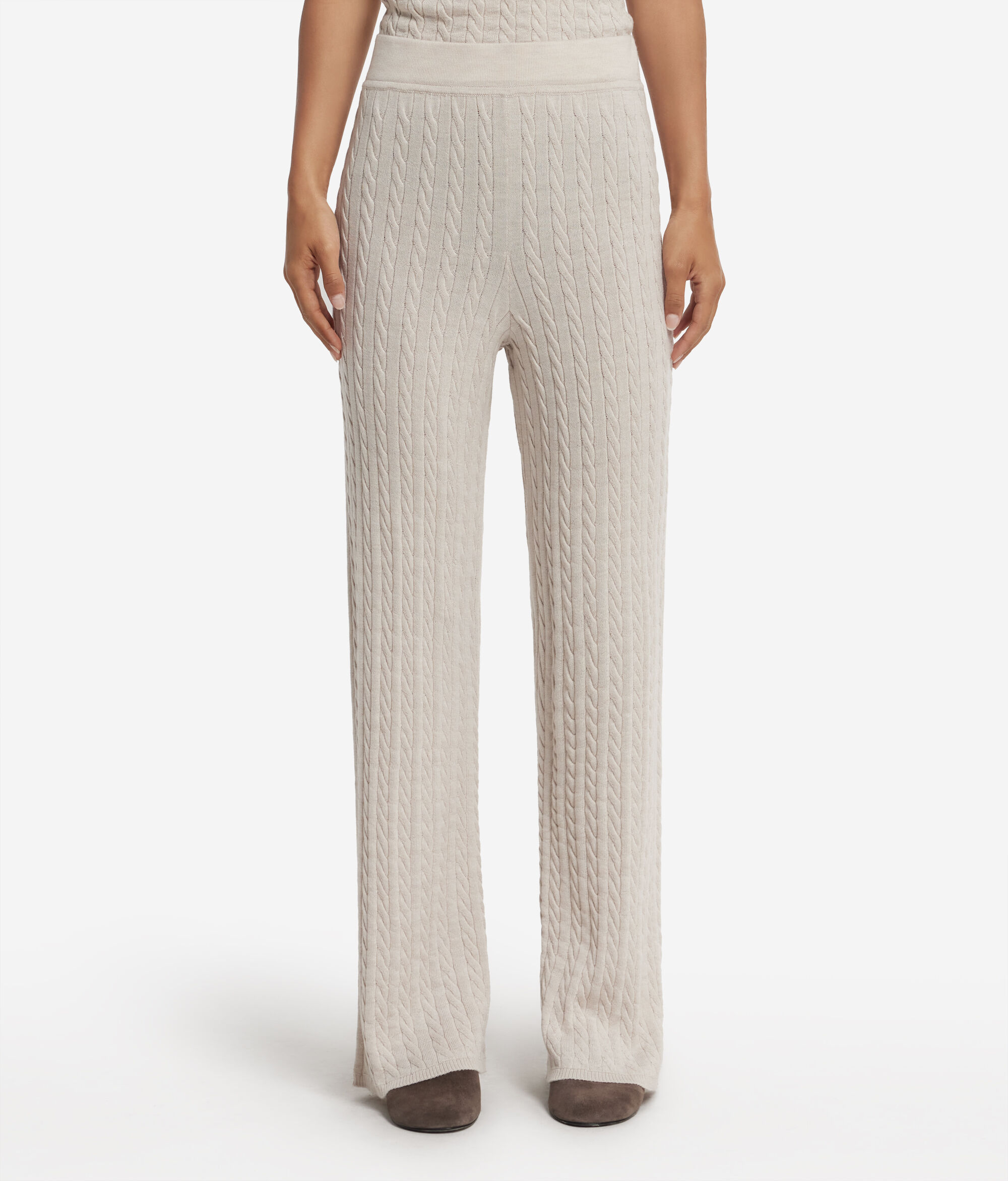 Weite Wollhose mit Zopfmuster