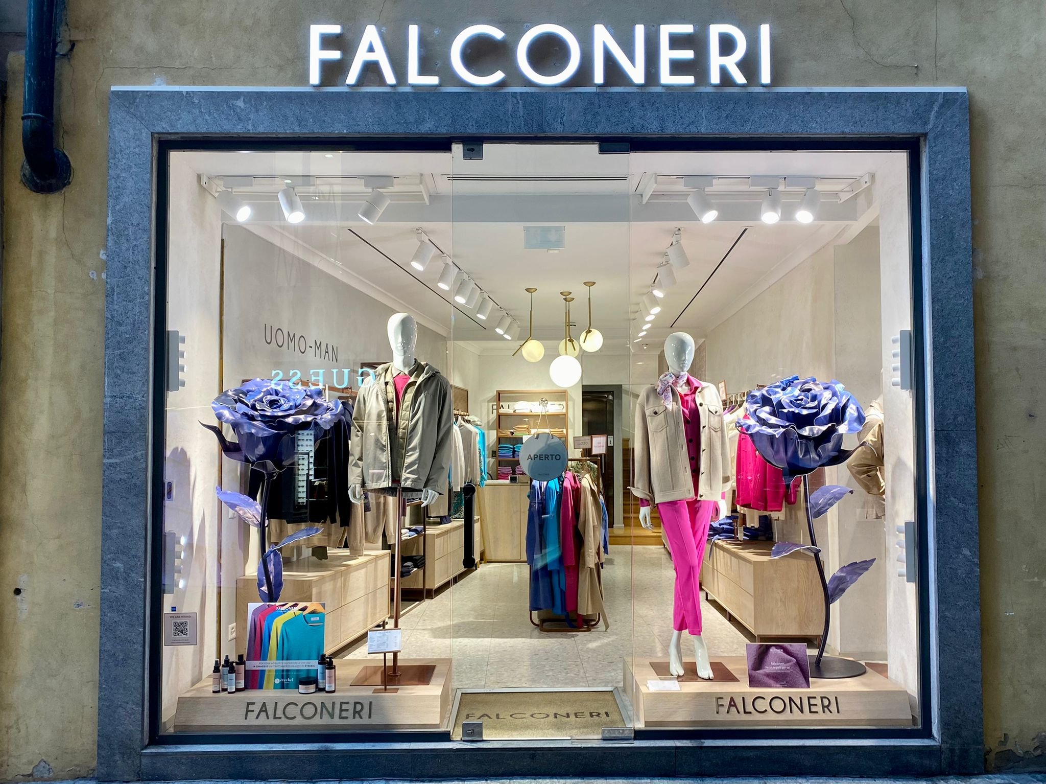 store in LUGANO at Via pessina 5 