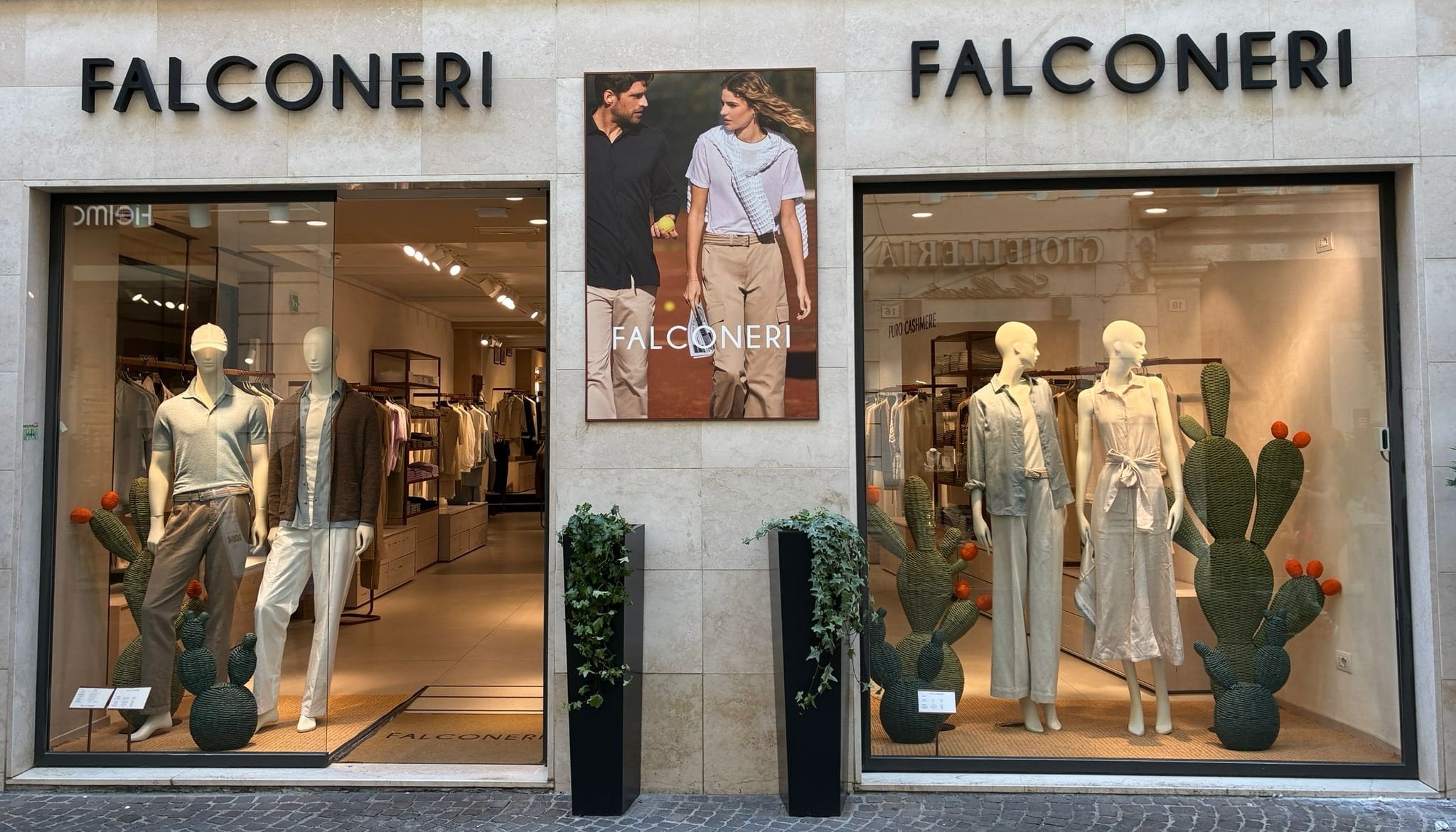 LECCO VIA ROMA 23