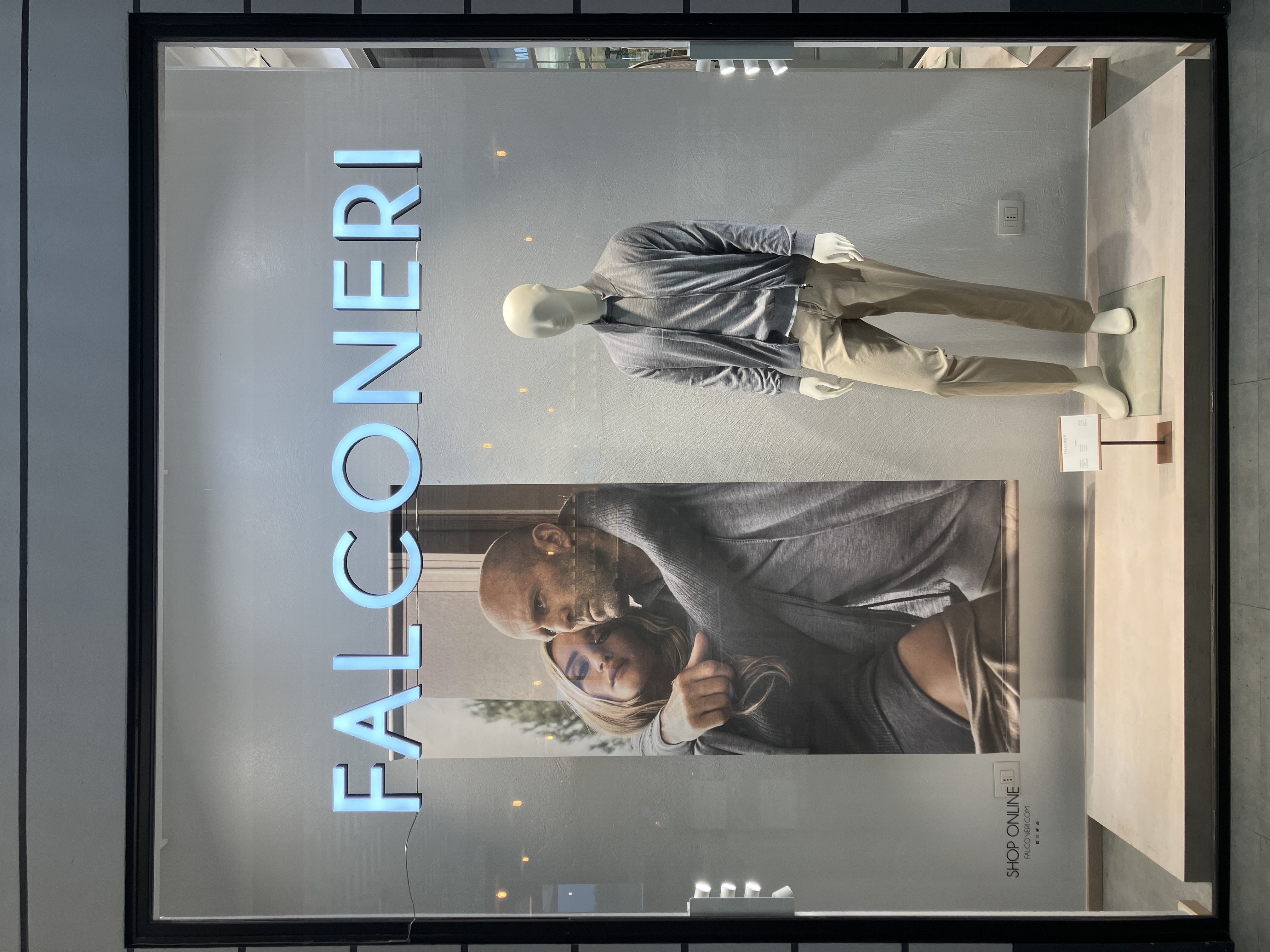 Negozio cashmere e abbigliamento Via Spinetti,1, Oppeano-Vallese | Falconeri